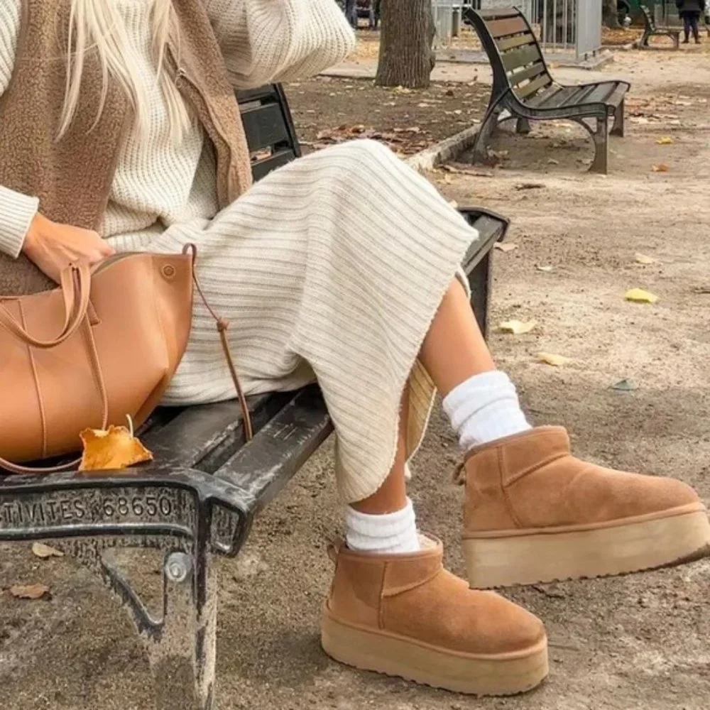 UGG Women's Classic Ultra Mini Platform - Picture 4 of 16